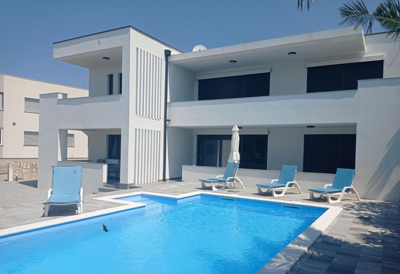 Villa Leptiric Вир Екстериор снимка